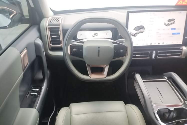 Used iCAR 03 2024 501km Range Two-Wheel Drive Long-Range Smart Trend Edition Steering Wheel