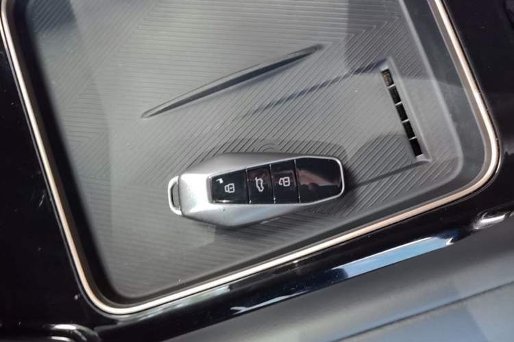 Used iCAR 03 2024 401km Range Two-Wheel Drive Standard Yuechao Version Vehicle Key