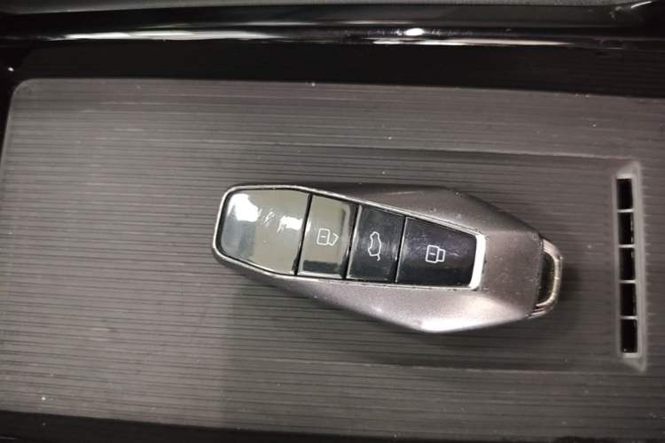 Used iCAR 03 2024 472km Four-Wheel Drive Long-Range Version Vehicle Key