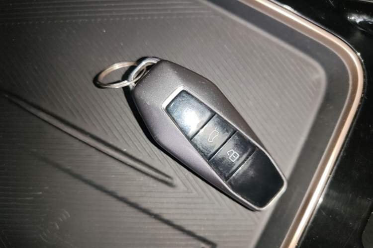 Used iCAR 03 2024 501km Two-Wheel Drive Long-Range Version Vehicle Key