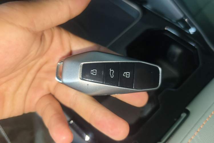 Used iCAR 03 2024 401km Two-Wheel Drive Standard Advanced Version Vehicle Key