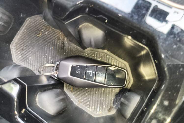 Used iCAR 03 2024 501km Two-Wheel Drive Long-Range Version Vehicle Key