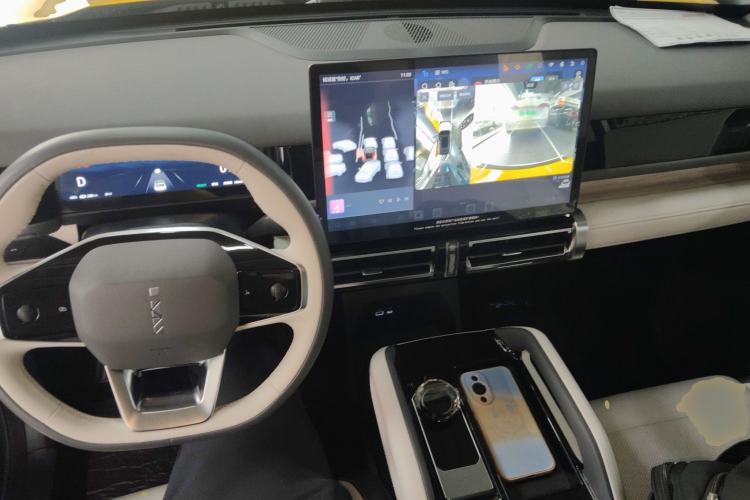 Used iCAR 03 2024 501km Four-wheel Drive Long-range Intelligent Driving Edition Center Console