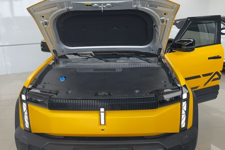 Used iCAR 03 2024 501km Four-wheel Drive Long-range Intelligent Driving Edition Engine Bay