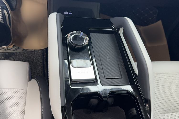 Used iCAR 03 2024 501km Four-wheel Drive Long-range Intelligent Driving Edition Gear Lever