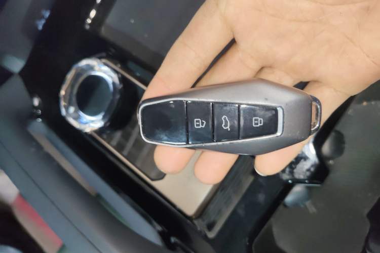 Used iCAR 03 2024 472km Four-Wheel Drive Long-Range Intelligent Advanced Version Interior 1