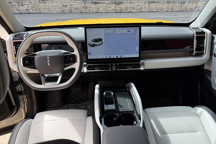 Used iCAR 03 2024 501km Four-wheel Drive Long-range Intelligent Driving Edition Interior 1