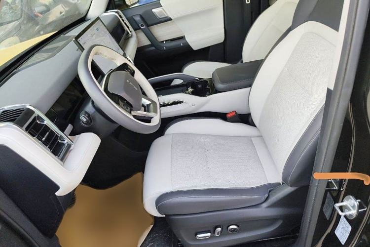 Used iCAR 03 2024 501km Four-wheel Drive Long-range Intelligent Driving Edition Interior 6