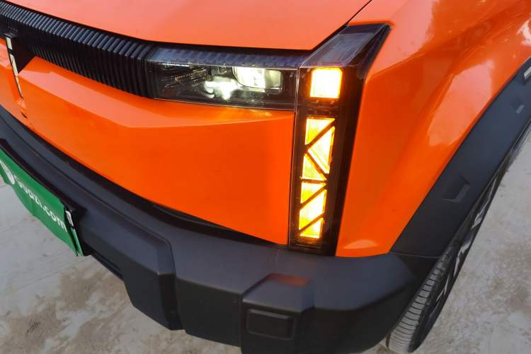 Used iCAR 03 2024 501km Four-wheel Drive Long-range Intelligent Driving Edition Left Front Headlight
