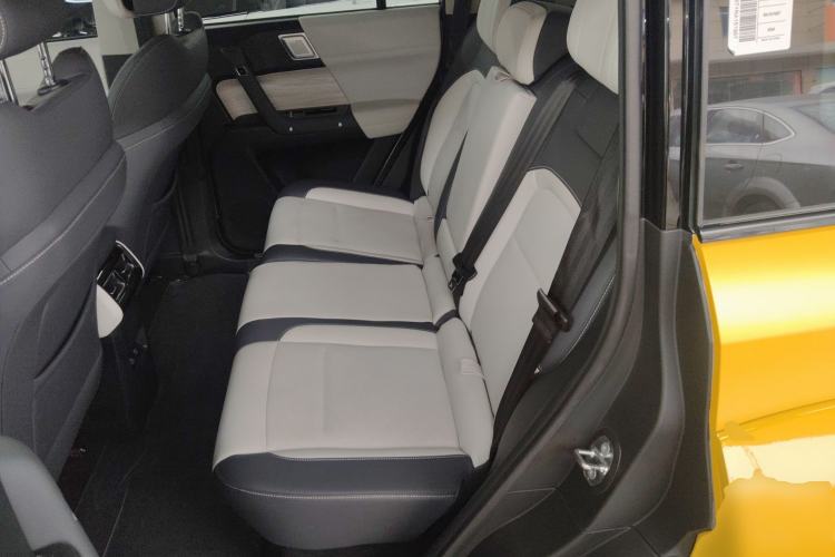 Used iCAR 03 2024 501km Four-wheel Drive Long-range Intelligent Driving Edition Left Rear Seat