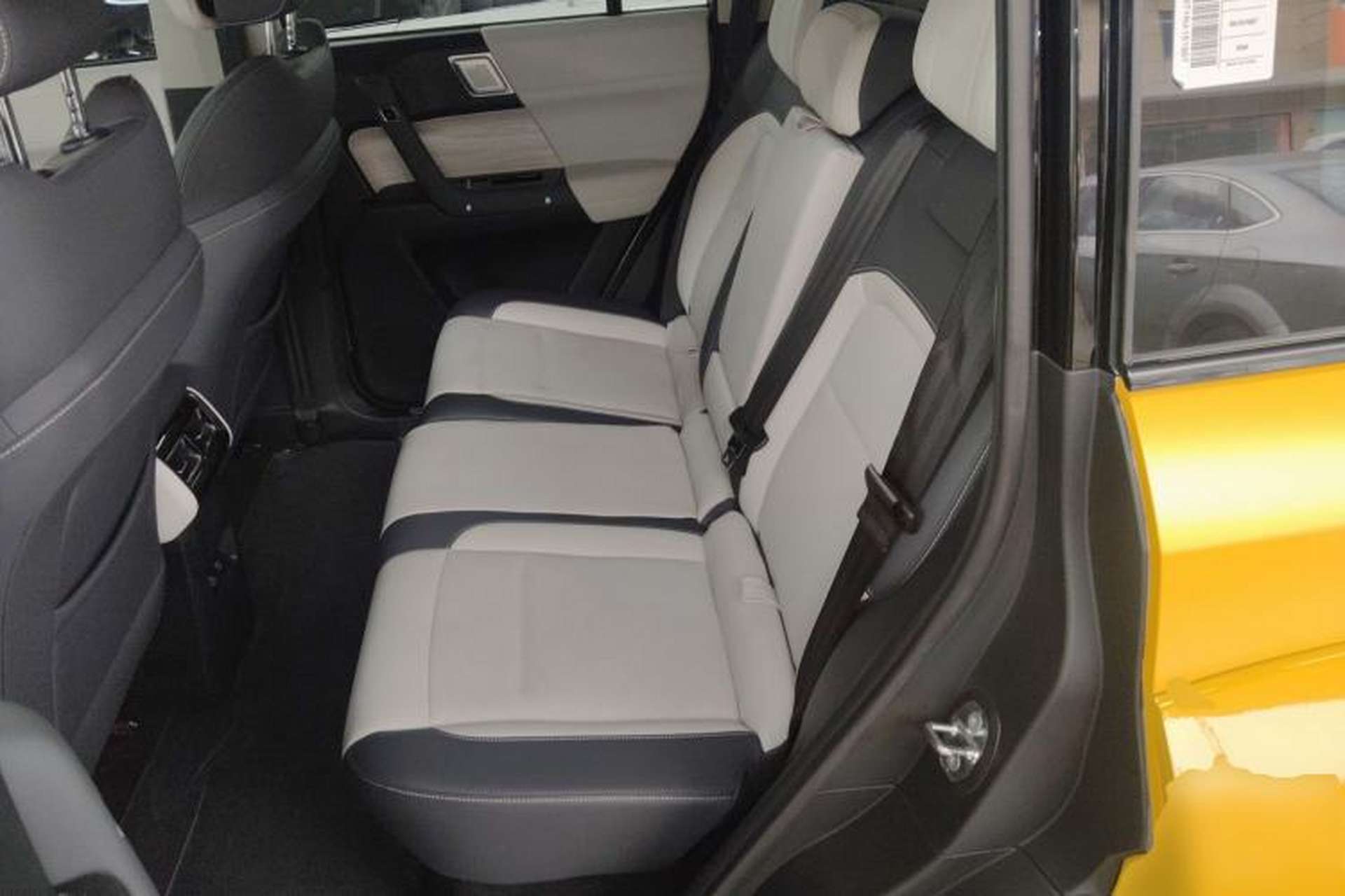 Used iCAR 03 2024 501km Four-wheel Drive Long-range Intelligent Driving Edition Left Rear Seat