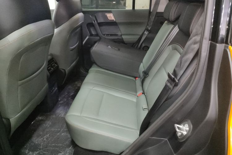 Used iCAR 03 2024 472km Four-Wheel Drive Long-Range Version Left Rear Seat
