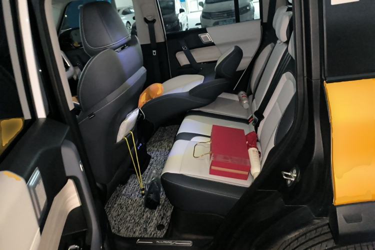 Used iCAR 03 2024 472km Four-Wheel Drive Long-Range Smart Enjoyment Version Left Rear Seat