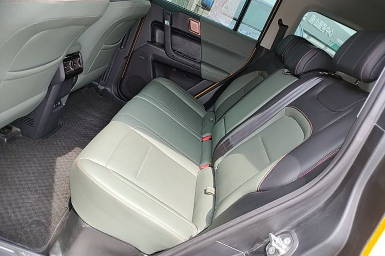 Used iCAR 03 2024 401km Two-Wheel Drive Standard Advanced Version Left Rear Seat