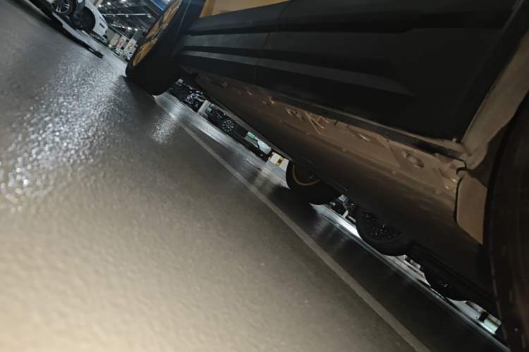 Used iCAR 03 2024 472km Four-Wheel Drive Long-Range Smart Enjoyment Version Left Side Sill