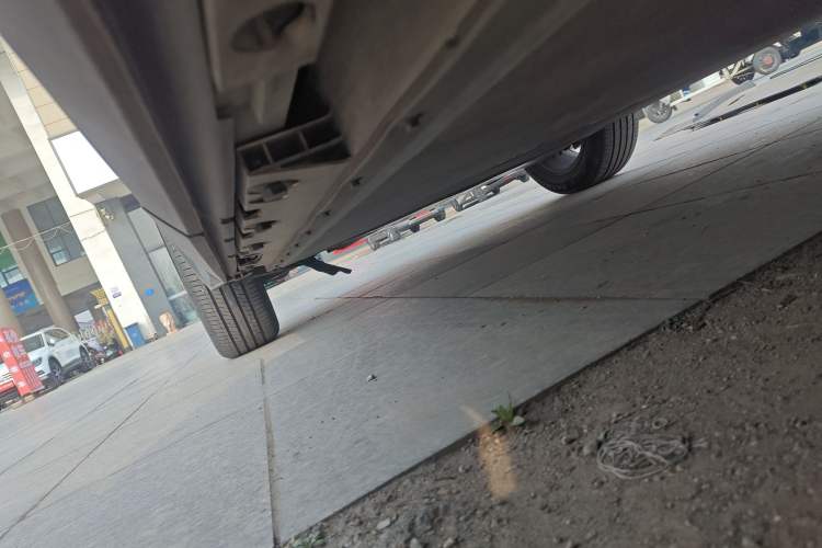 Used iCAR 03 2024 501km Two-Wheel Drive Long-Range Version Left Side Sill