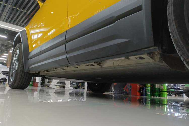 Used iCAR 03 2024 501km Two-Wheel Drive Long-Range Version Left Side Sill