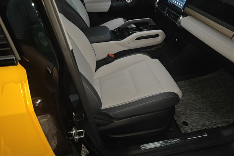 Used iCAR 03 2024 472km Four-Wheel Drive Long-Range Smart Enjoyment Version Right Front Seat