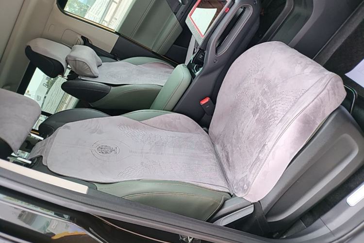 Used iCAR 03 2024 401km Two-Wheel Drive Standard Advanced Version Right Front Seat