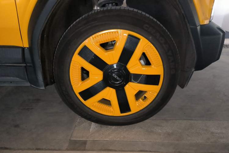 Used iCAR 03 2024 472km Four-Wheel Drive Long-Range Smart Enjoyment Version Right Front Wheel Hub
