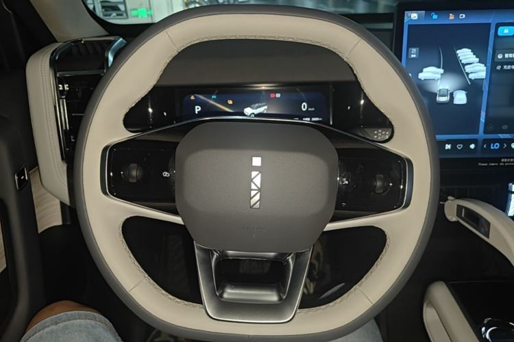 Used iCAR 03 2024 472km Four-Wheel Drive Long-Range Smart Enjoyment Version Steering Wheel