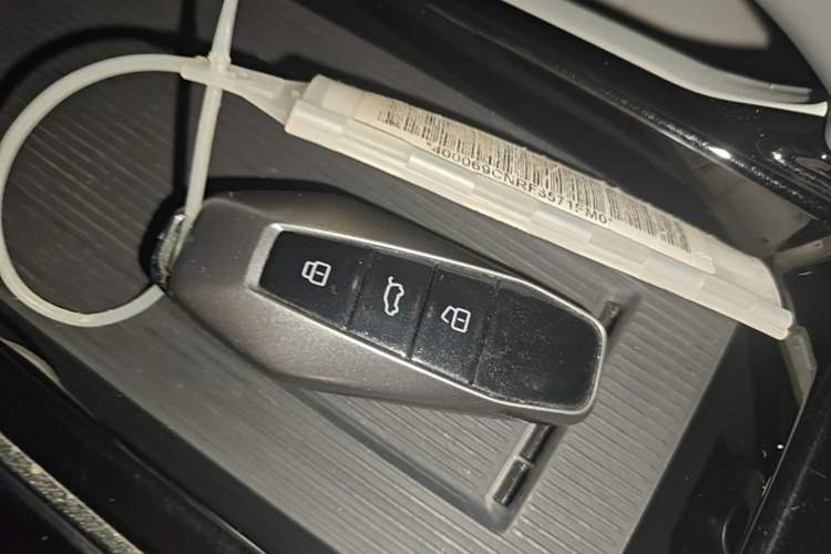 Used iCAR 03 2024 472km Four-Wheel Drive Long-Range Smart Enjoyment Version Vehicle Key