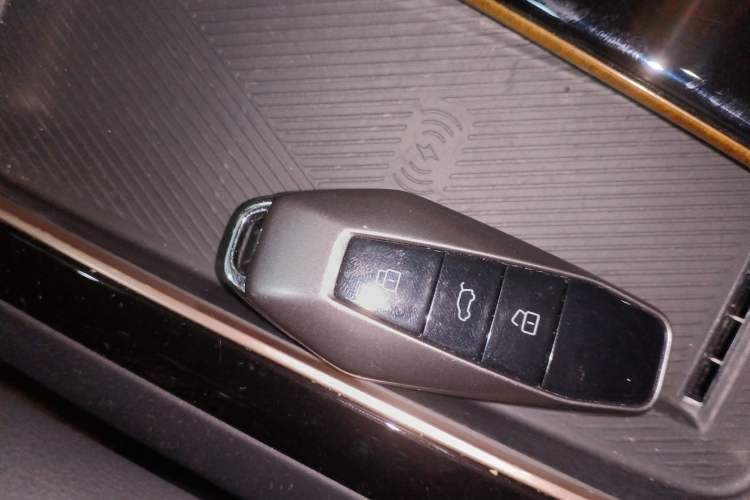 Used iCAR 03 2024 501km Two-Wheel Drive Long-Range Version Vehicle Key