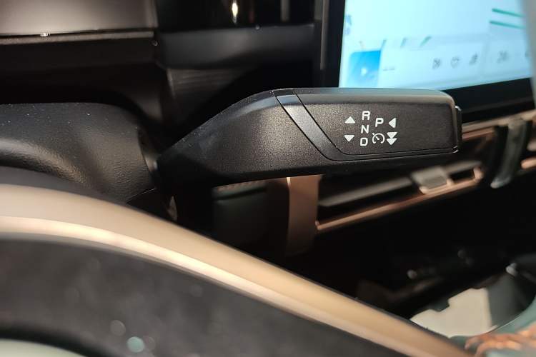 Used iCAR 03T 2024 520km Two-Wheel Drive Long-Range Version Gear Lever