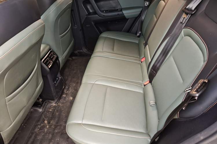 Used iCAR 03T 2024 520km Two-Wheel Drive Long-Range Version Left Rear Seat