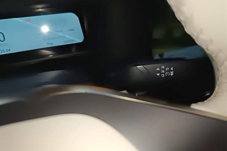 Used iCAR 03T 2024 520km Two-Wheel Drive Long-Range Version Gear Lever