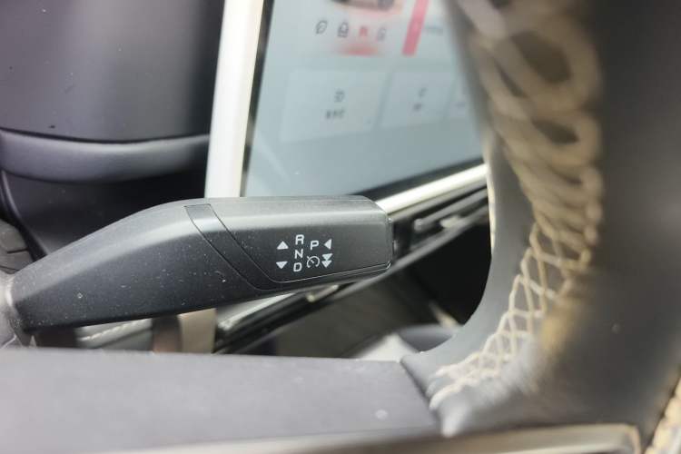 Used iCAR 03T 2024 520km Two-Wheel Drive Long-Range Version Gear Lever