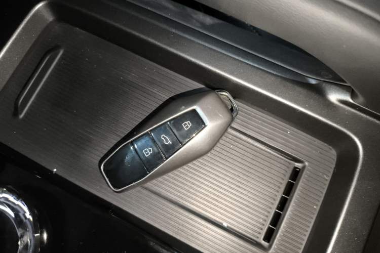 Used iCAR 03T  Interior 1