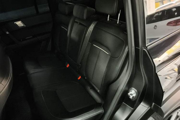 Used iCAR 03T  Interior 4