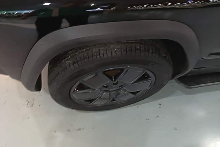 Used iCAR 03T 2024 520km Two-Wheel Drive Long-Range Version Left Front Wheel Hub