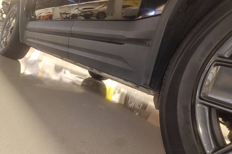 Used iCAR 03T 2024 501km Four-wheel Drive Long-Range Version Left Side Sill