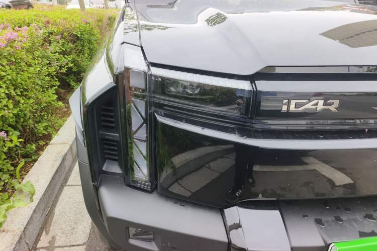 Used iCAR 03T 2024 520km Two-Wheel Drive Long-Range Version Right Front Headlight