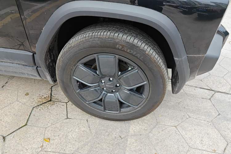 Used iCAR 03T 2024 501km Four-wheel Drive Long-Range Version Right Front Wheel Hub