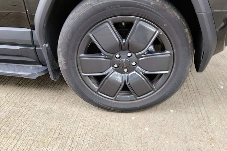 Used iCAR 03T 2024 501km Four-wheel Drive Long-Range Version Right Front Wheel Hub