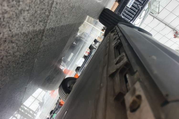 Used iCAR 03T 2024 501km Four-wheel Drive Long-Range Version Right Side Sill