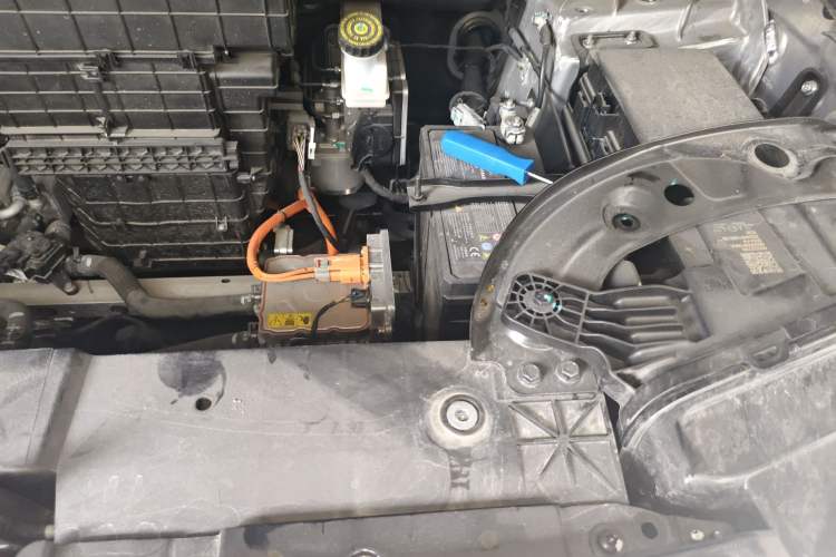 Used iCAR 03T 2024 520km Two-Wheel Drive Long-Range Version Engine Bay Left