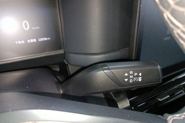 Used iCAR 03T 2024 520km Two-Wheel Drive Long-Range Version Gear Lever