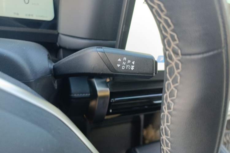 Used iCAR 03T 2024 520km Two-Wheel Drive Long-Range Version Gear Lever