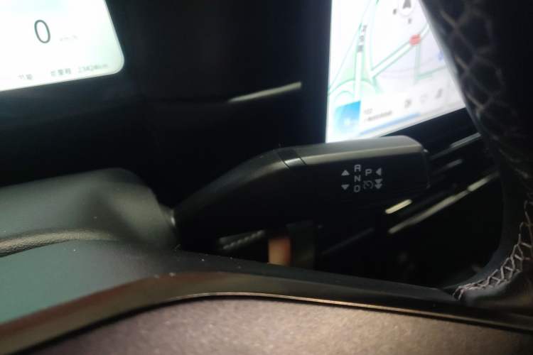 Used iCAR 03T 2024 520km Two-Wheel Drive Long-Range Version Gear Lever
