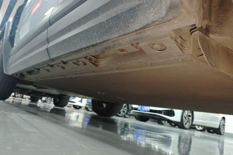 Used iCAR 03T 2024 520km Two-Wheel Drive Long-Range Version Left Side Sill