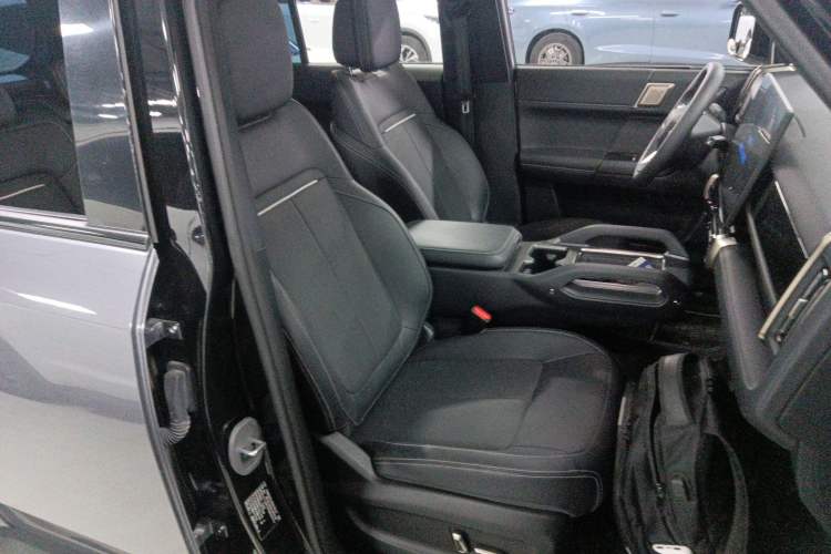 Used iCAR 03T 2024 520km Two-Wheel Drive Long-Range Version Right Front Seat