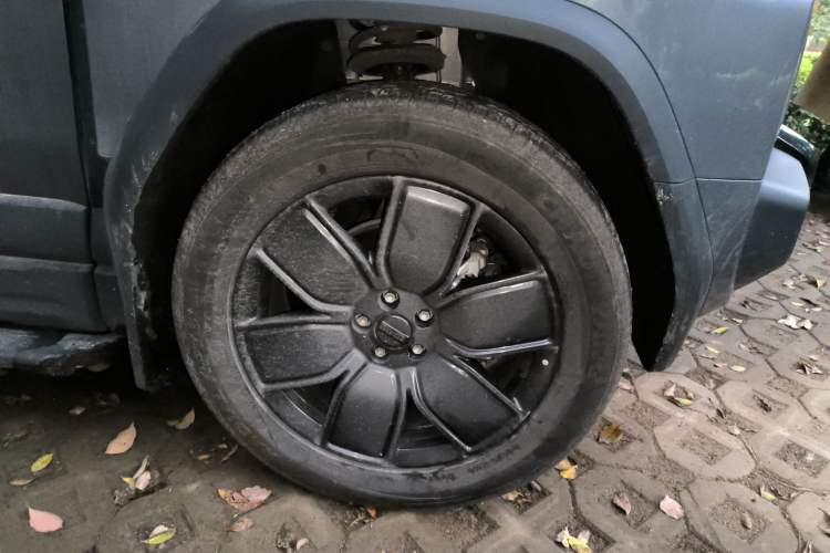 Used iCAR 03T 2024 520km Two-Wheel Drive Long-Range Enjoyment Edition Right Front Wheel Hub
