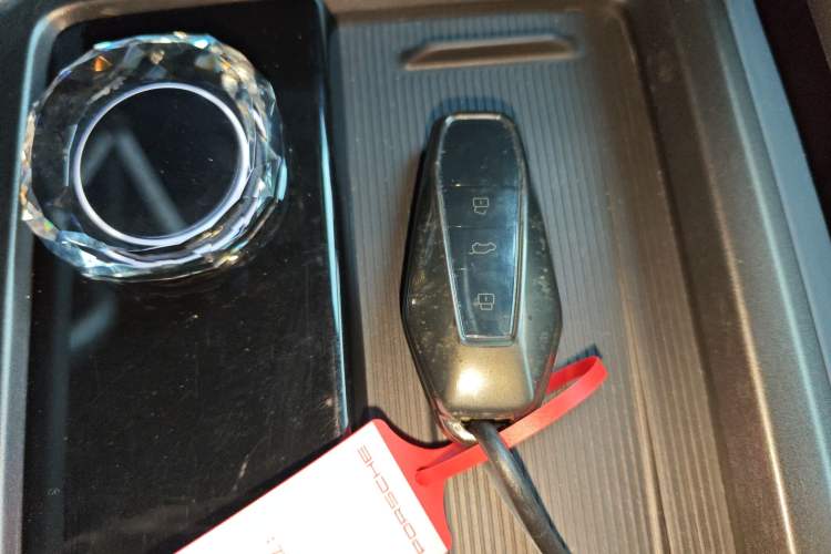 Used iCAR 03T 2024 501km Four-wheel Drive Long-Range Version Vehicle Key