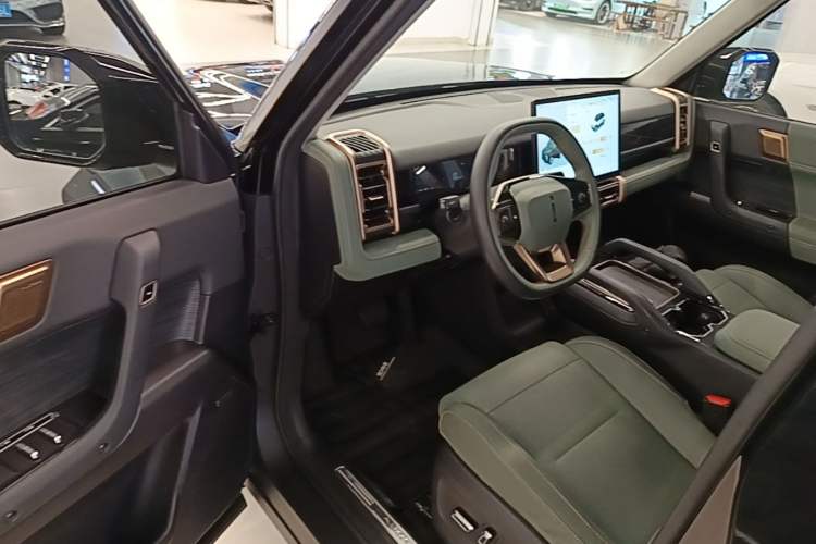 Used iCAR 03T 2024 520km Two-Wheel Drive Long-Range Version Driver Seat