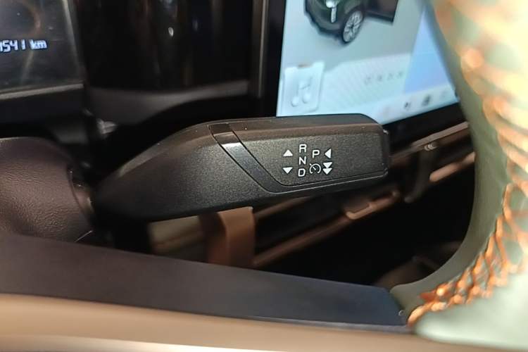 Used iCAR 03T 2024 520km Two-Wheel Drive Long-Range Version Gear Lever
