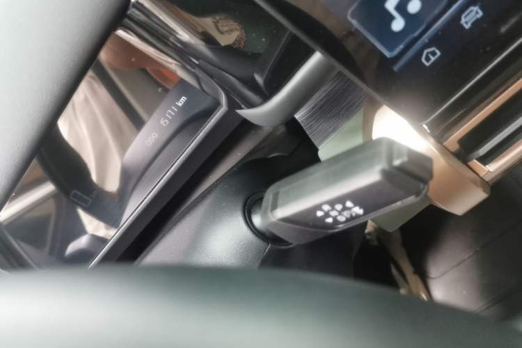 Used iCAR 03T 2024 520km Two-Wheel Drive Long-Range Enjoyment Edition Gear Lever